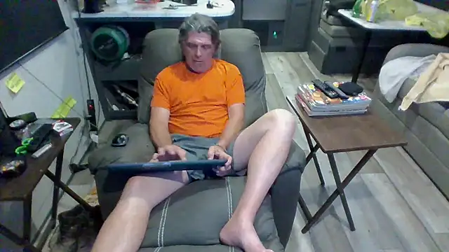 Snapshot of lateniter chatting on 03/31/26, 03:52 lateniter online show from 03/31/26, 03:52