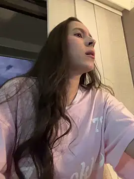 Snapshot of LittleDoll___ chatting on 11/11/25, 11:05 LittleDoll online show from 11/11/25, 11:05