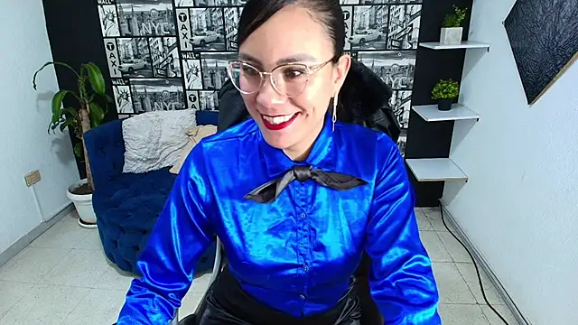 Agata-Moon online show from 10/31/25, 01:34