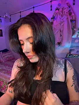 LiliJones  online show from 06/12/26, 12:20