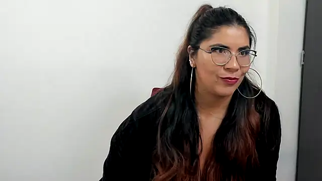Luna Dumont online show from 02/04/25, 12:00