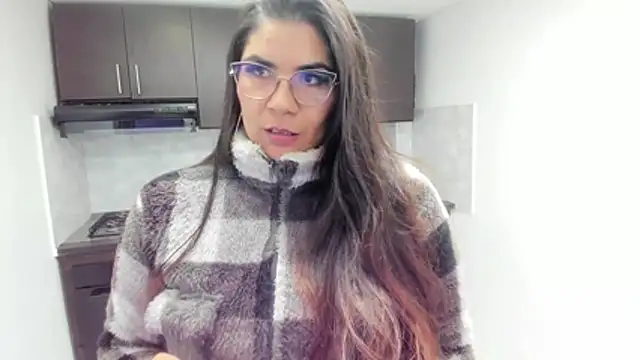 Snapshot of Luna_Dumont chatting on 12/16/25, 11:15 Luna Dumont online show from 12/16/25, 11:15