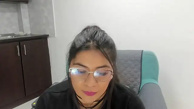Snapshot of Luna_Dumont chatting on 12/20/25, 11:17 Luna Dumont online show from 12/20/25, 11:17