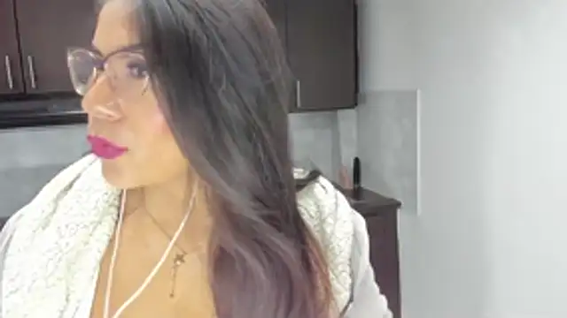 Snapshot of Luna_Dumont chatting on 04/21/26, 11:05 Luna Dumont online show from 04/21/26, 11:05