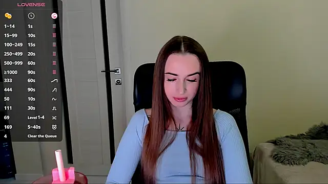 Snapshot of Kimmberr chatting on 10/15/25, 03:28 Kimmberr online show from 10/15/25, 03:28