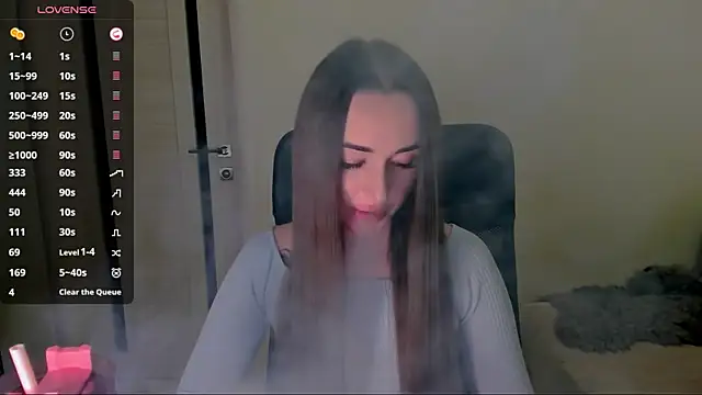 Snapshot of Kimmberr chatting on 10/18/25, 03:53 Kimmberr online show from 10/18/25, 03:53