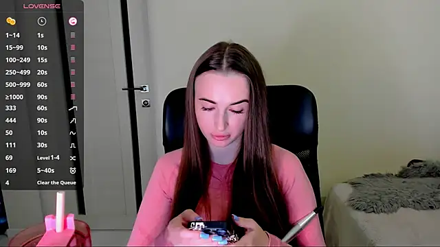 Snapshot of Kimmberr chatting on 10/23/25, 04:45 Kimmberr online show from 10/23/25, 04:45