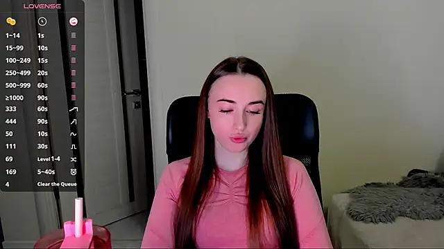 Snapshot of Kimmberr chatting on 10/28/25, 07:01 Kimmberr online show from 10/28/25, 07:01