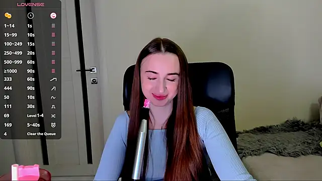 Snapshot of Kimmberr chatting on 11/09/25, 04:11 Kimmberr online show from 11/09/25, 04:11