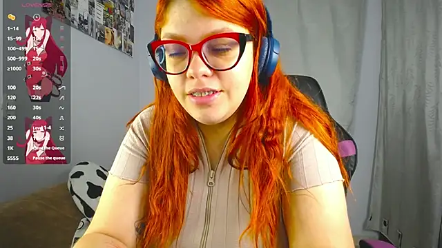 lucie nicolls online show from 03/10/25, 08:23