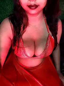 Snapshot of loveli_diya chatting on 10/28/25, 11:51 loveli diya online show from 10/28/25, 11:51