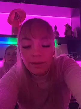 Snapshot of LizzyLush_ chatting on 09/12/25, 12:00 LizzyLush  online show from 09/12/25, 12:00