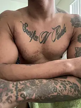 Snapshot of MidnightFlexxx chatting on 12/20/24, 05:40 MidnightFlexxx online show from 12/20/24, 05:40