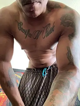 Snapshot of MidnightFlexxx chatting on 10/13/25, 03:23 MidnightFlexxx online show from 10/13/25, 03:23