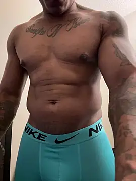 Snapshot of MidnightFlexxx chatting on 11/10/25, 11:09 MidnightFlexxx online show from 11/10/25, 11:09