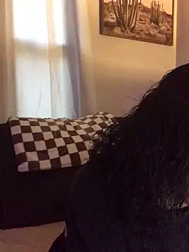 SidneyRaee online show from 11/17/25, 07:19