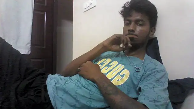 Snapshot of just_fucks chatting on 09/25/25, 01:15 just fucks online show from 09/25/25, 01:15