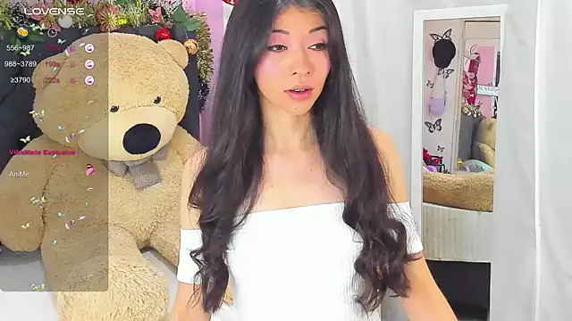 SophiaLiu online show from 12/07/24, 12:41