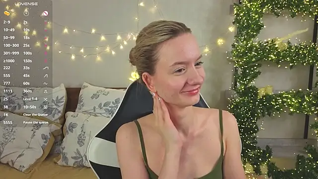 Snapshot of IdaValenti chatting on 02/11/26, 11:10 IdaValenti online show from 02/11/26, 11:10