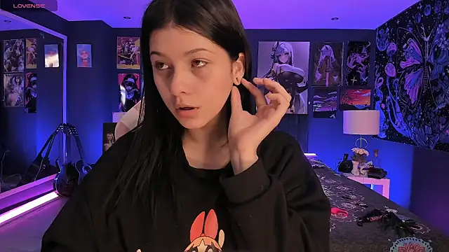 LanaKyutt online show from 10/03/25, 02:47