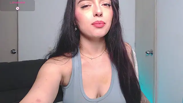 sophialorens s online show from 06/12/26, 08:52