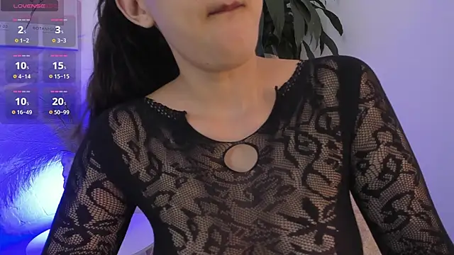 Snapshot of moll1e_ chatting on 03/21/25, 08:18 moll1e online show from 03/21/25, 08:18