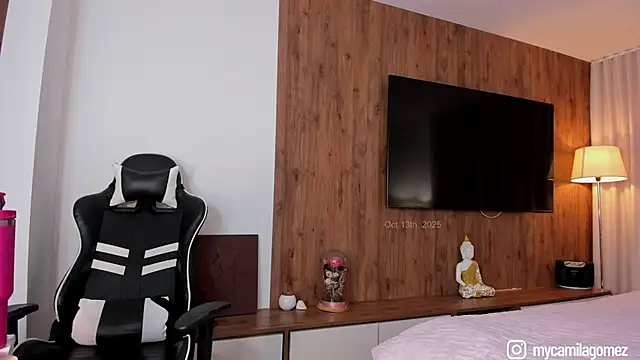 Snapshot of soycamig chatting on 10/13/25, 08:09 soycamig online show from 10/13/25, 08:09