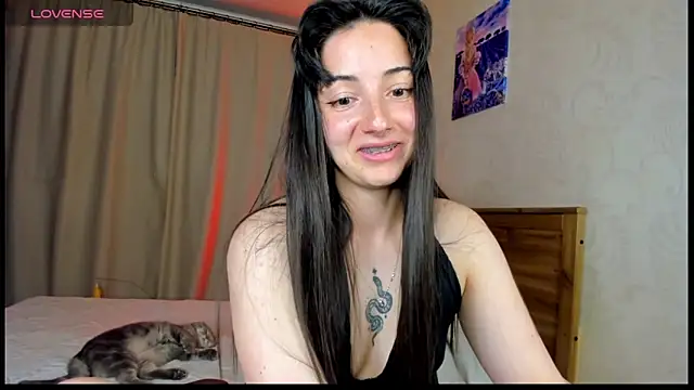 Snapshot of AishaGold chatting on 06/19/26, 10:24 AishaGold online show from 06/19/26, 10:24