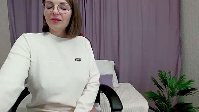 Camelia Lillie online show from 01/08/25, 05:37