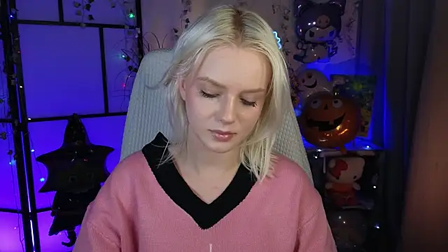 Snapshot of ImBonBon chatting on 10/11/25, 07:23 ImBonBon online show from 10/11/25, 07:23