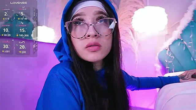 Snapshot of EriKlein chatting on 12/03/25, 08:40 EriKlein online show from 12/03/25, 08:40