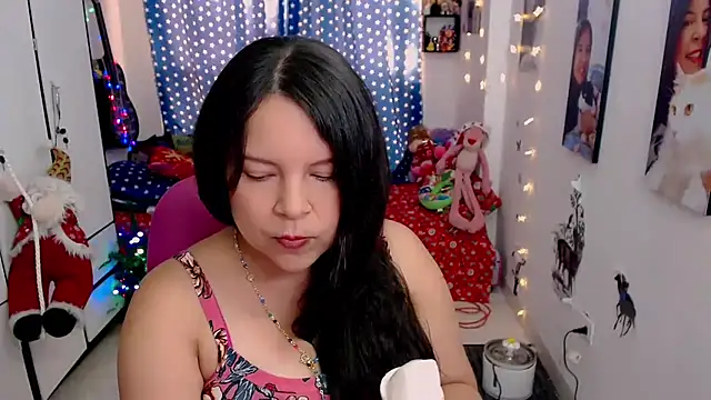 claryssa  online show from 12/22/24, 08:58