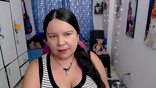 Snapshot of claryssa_ chatting on 10/15/25, 07:47 claryssa online show from 10/15/25, 07:47