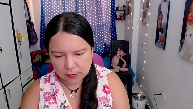 claryssa  online show from 11/04/25, 08:30