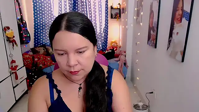claryssa  online show from 12/21/25, 08:16