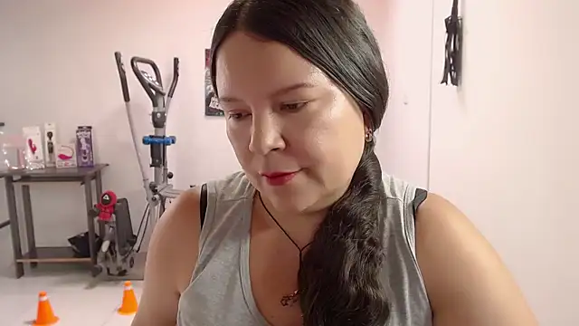 claryssa  online show from 05/13/26, 08:38