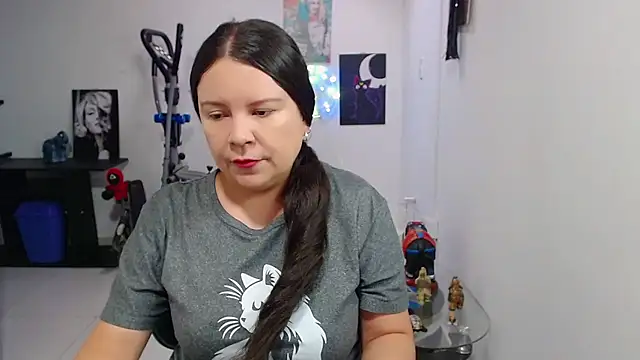claryssa  online show from 06/05/26, 07:52