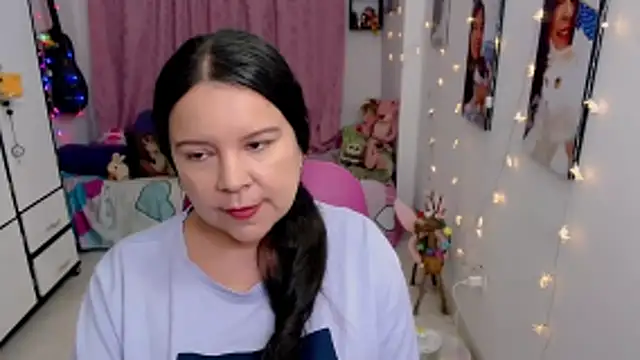 claryssa  online show from 06/06/26, 07:57