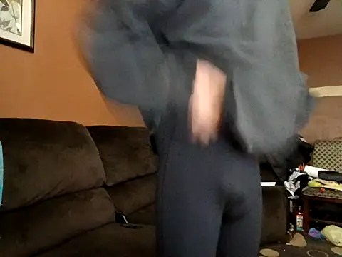 Snapshot of Hugebwc102 chatting on 12/20/24, 10:16 Hugebwc102 online show from 12/20/24, 10:16