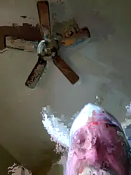 Snapshot of Hugebwc102 chatting on 09/30/25, 07:46 Hugebwc102 online show from 09/30/25, 07:46