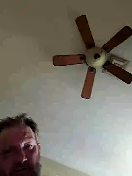 Snapshot of Hugebwc102 chatting on 10/03/25, 09:34 Hugebwc102 online show from 10/03/25, 09:34