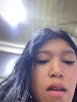 Snapshot of emily_rosse04 chatting on 11/02/25, 12:51 emily rosse04 online show from 11/02/25, 12:51