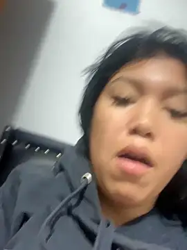 Snapshot of emily_rosse04 chatting on 11/05/25, 11:10 emily rosse04 online show from 11/05/25, 11:10