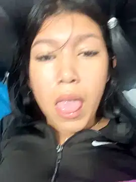 Snapshot of emily_rosse04 chatting on 11/22/25, 11:09 emily rosse04 online show from 11/22/25, 11:09