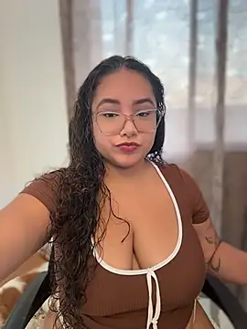 CurlyGirl 1 online show from 06/24/26, 11:04