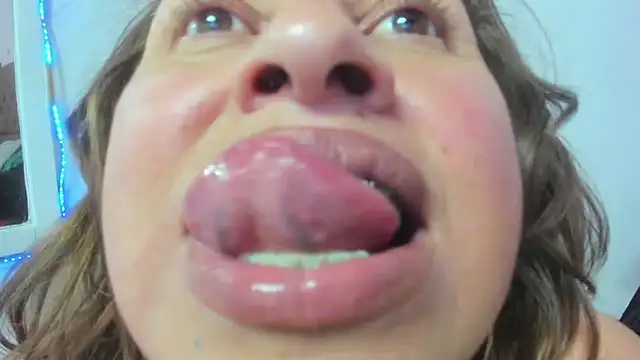 SheraHadee online show from 10/26/25, 06:25