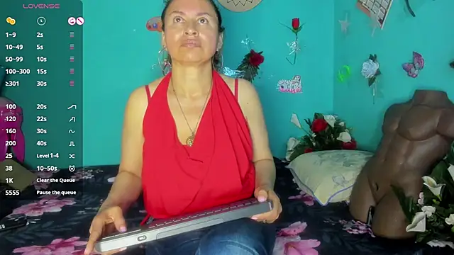 Snapshot of SheraHadee chatting on 03/13/26, 01:56 SheraHadee online show from 03/13/26, 01:56
