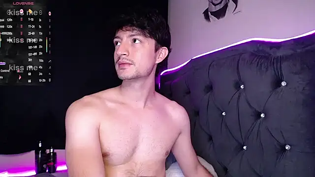 Snapshot of henry_diiaz chatting on 10/15/25, 09:53 henry diiaz online show from 10/15/25, 09:53