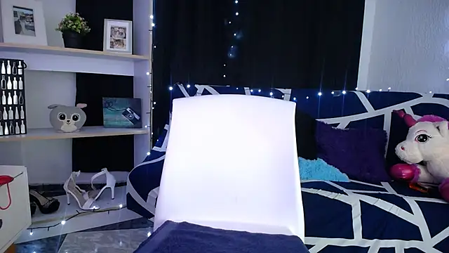 Snapshot of BellaLiz_ chatting on 01/25/25, 01:54 BellaLiz  online show from 01/25/25, 01:54