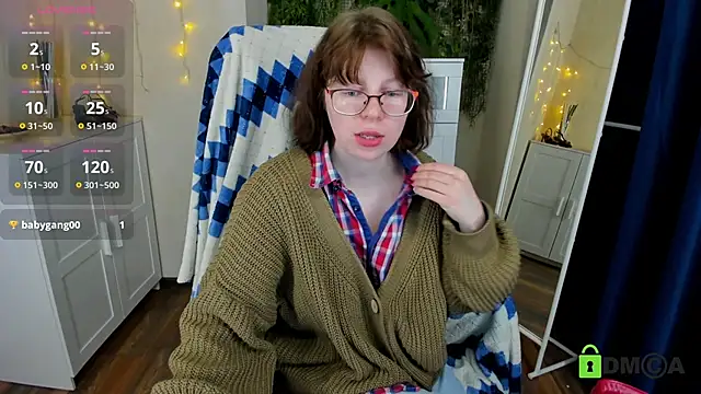 Snapshot of Melissa_Wells chatting on 12/10/24, 05:39 Melissa Wells online show from 12/10/24, 05:39